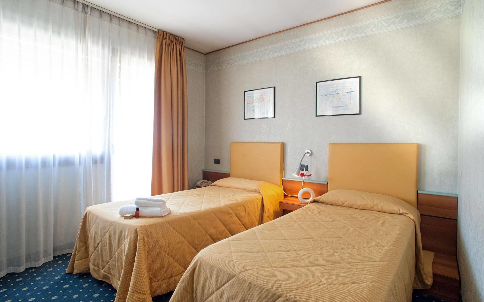 Отель Il Cecchini Pasiano Di Pordenone Экстерьер фото